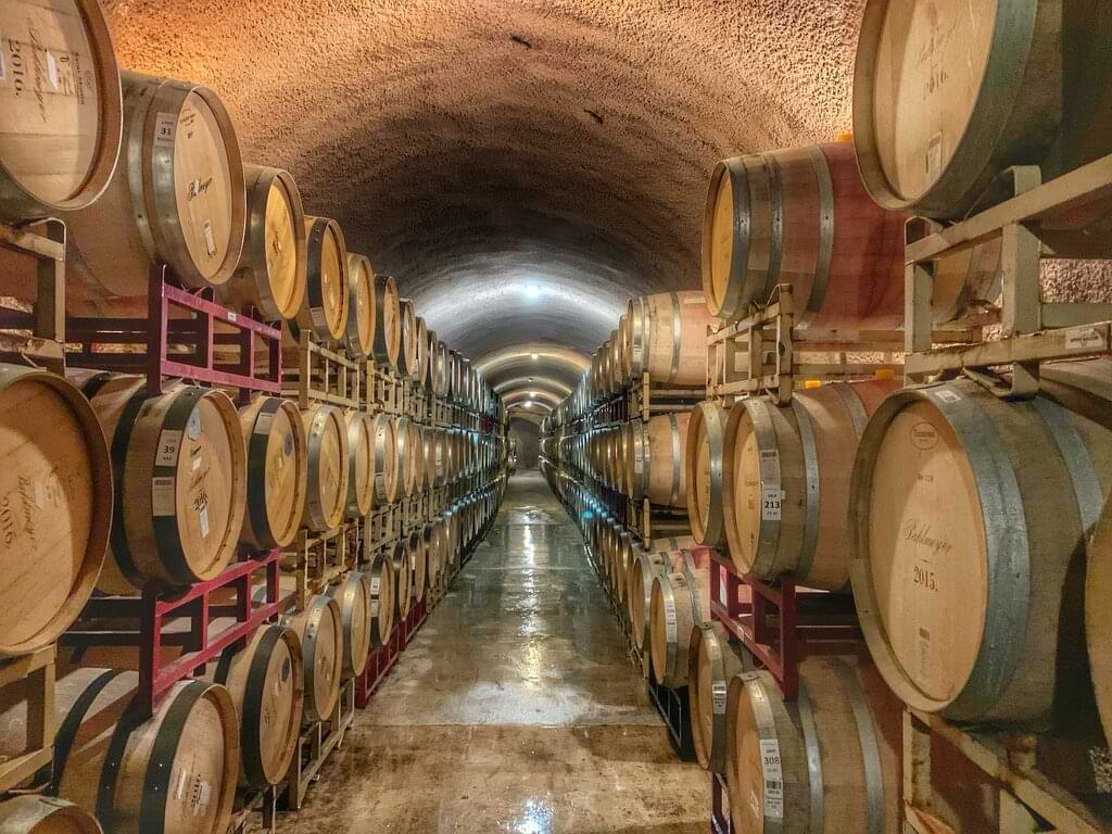 Dentro de las cuatro grandes regiones productoras de vino de California, los valles de Napa, Sonoma y Mendocino reúnen las mejores bodegas de Estados Unidos. De aquí nacen los vinos de mayor reconocimiento mundial. 